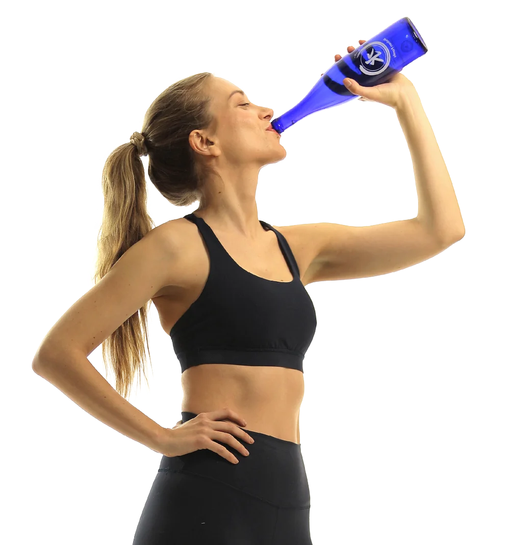 Carla hidratándose con Agua Kangen